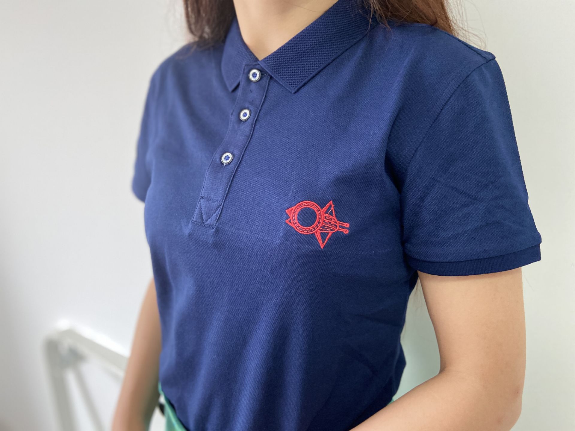 宏鳥(niǎo)polo衫